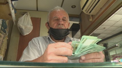 Lebanon money exchangers back at work after strike