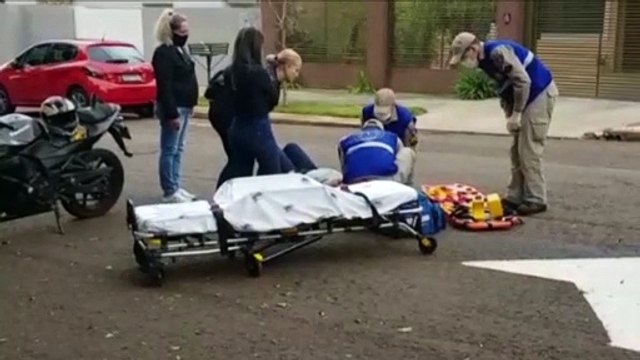 Motociclista tem suspeita de fraturas em acidente na Rua Vicente Machado