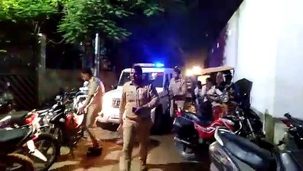 क्रिकेट के दौरान हुये झगडे में चल गई गोली