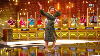 Les candidats défilent dans leurs plus belles tenues !