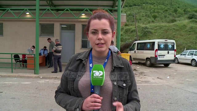 Pa test nuk hyn në Kosovë/ Prej dy ditësh radhë të gjata me automjete në kufi