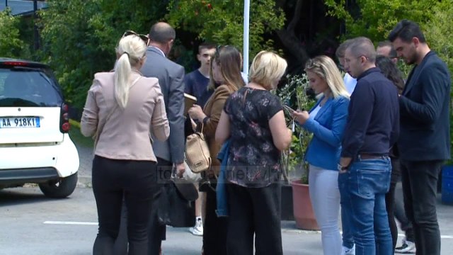 Top News - Dëshmia e 15 vjeçares/ Roja ka abuzuar dhe me të tjera