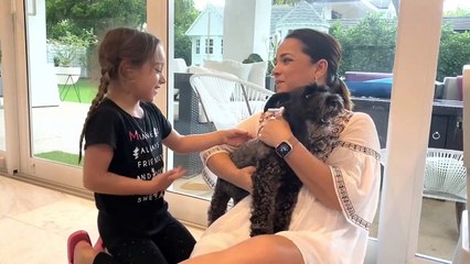 Adamari López habla con  Alaïa sobre las mascotas