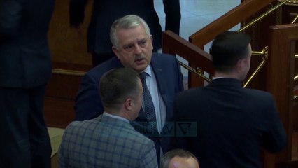 Qeveria “Hoti” kalon në Kuvend/ LDK: I kemi siguruar 61 vota - News, Lajme - Vizion Plus