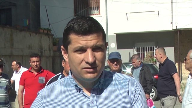 Banoret kerkojne prishjen e pallatit - News, Lajme - Vizion Plus