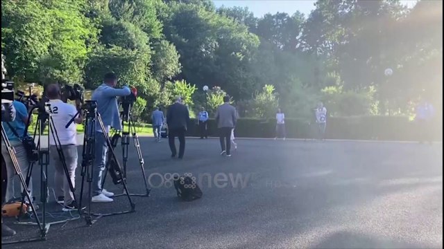 Ora news - Ndërpritet mbledhja e ambasadorëve me Këshillin Politik. Takimi do të rifillojë në 20:30