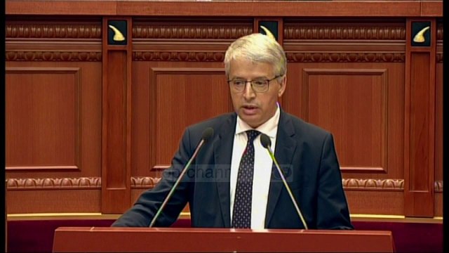 Lleshaj për përplasjen tek Teatri Kombëtar: Ligji parashikon deri në përdorimin e armëve