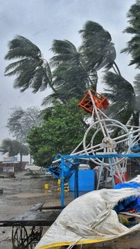 These 5 visuals capture the havoc created by the Cyclone Nisarga