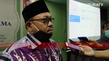 Pemberian jarak 50 cm antarjamaah ini untuk antisipasi penyebaran virus corona atau covid 19.