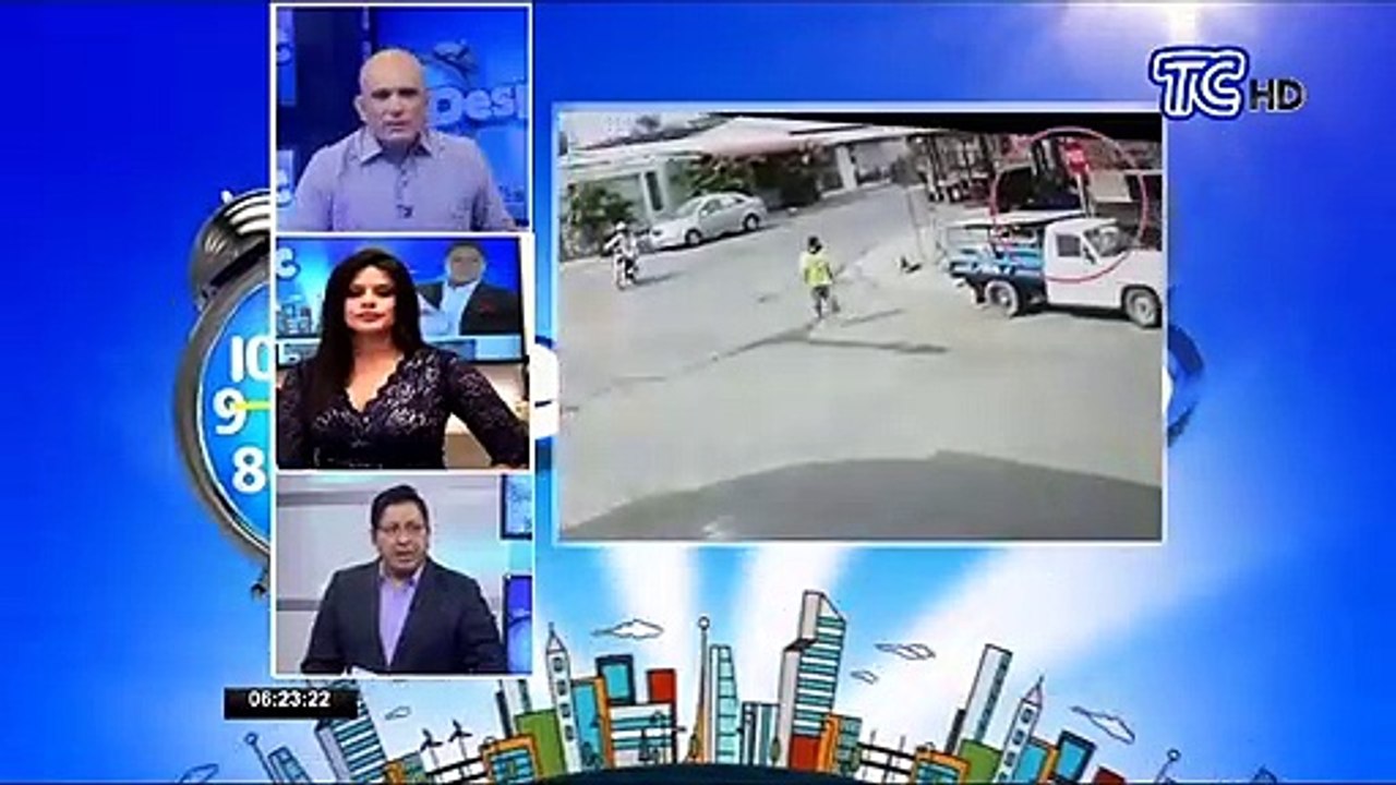 Tres sujetos asaltan en moto a un transeúnte a punta de 'cachazos'
