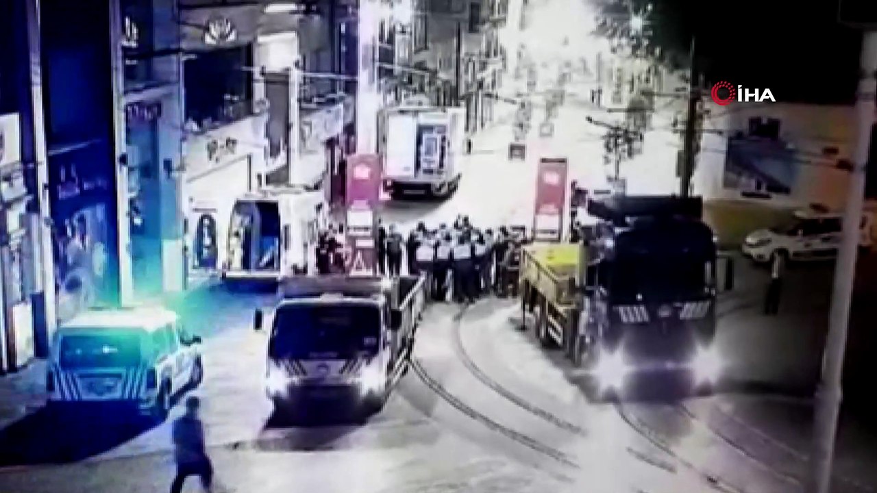 İstiklal Caddesinde Beyoğlu ve İBB zabıtaları a...