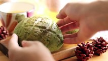 抹茶メロンパン小豆入り Matcha Melon Pan with Azuki｜抹茶のお菓子・パン