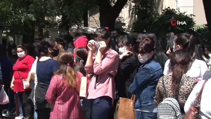 Özbekistan Başkonsolosluğu önünde yardım kuyruğu