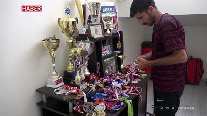 Dağ muzu satıyor olimpiyatlara hazırlanıyor
