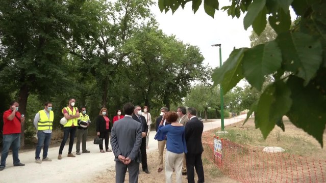 El alcalde de Sevilla visita obras de mejoras en parques de Torreblanca