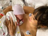 Hanna de Ha-Ash ve a su bebé por primera vez