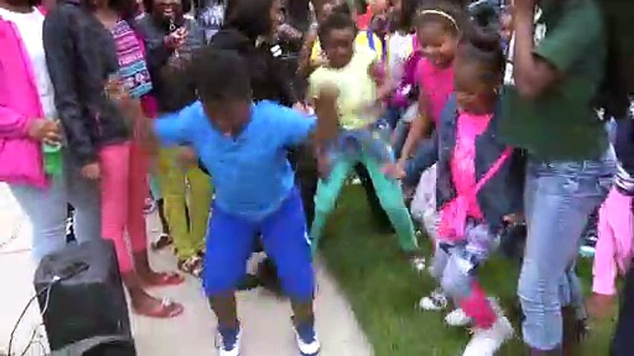 LA DANSE DU VENDREDI LOLBonne journée à tous !
