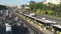 İstanbul’da trafikte ve metrobüslerde dikkat çeken yoğunluk