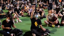 Miles de manifestantes desafían la prohibición de la vigilia de Tiananmen en Hong Kong