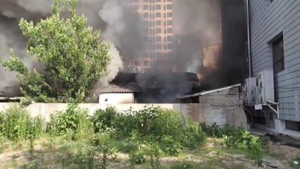 철거 예정 주택에서 불...부근 주민 대피 / YTN