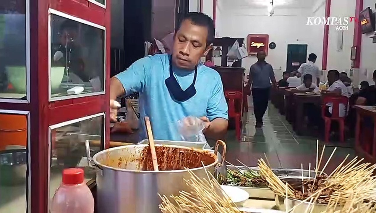 Makan Sate Dek Wan Bikin Ketagihan
