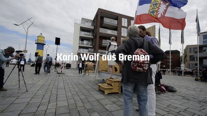 Karin Wolf aus Bremen am 30. Mai 2020 am Hafen in Eckernförde