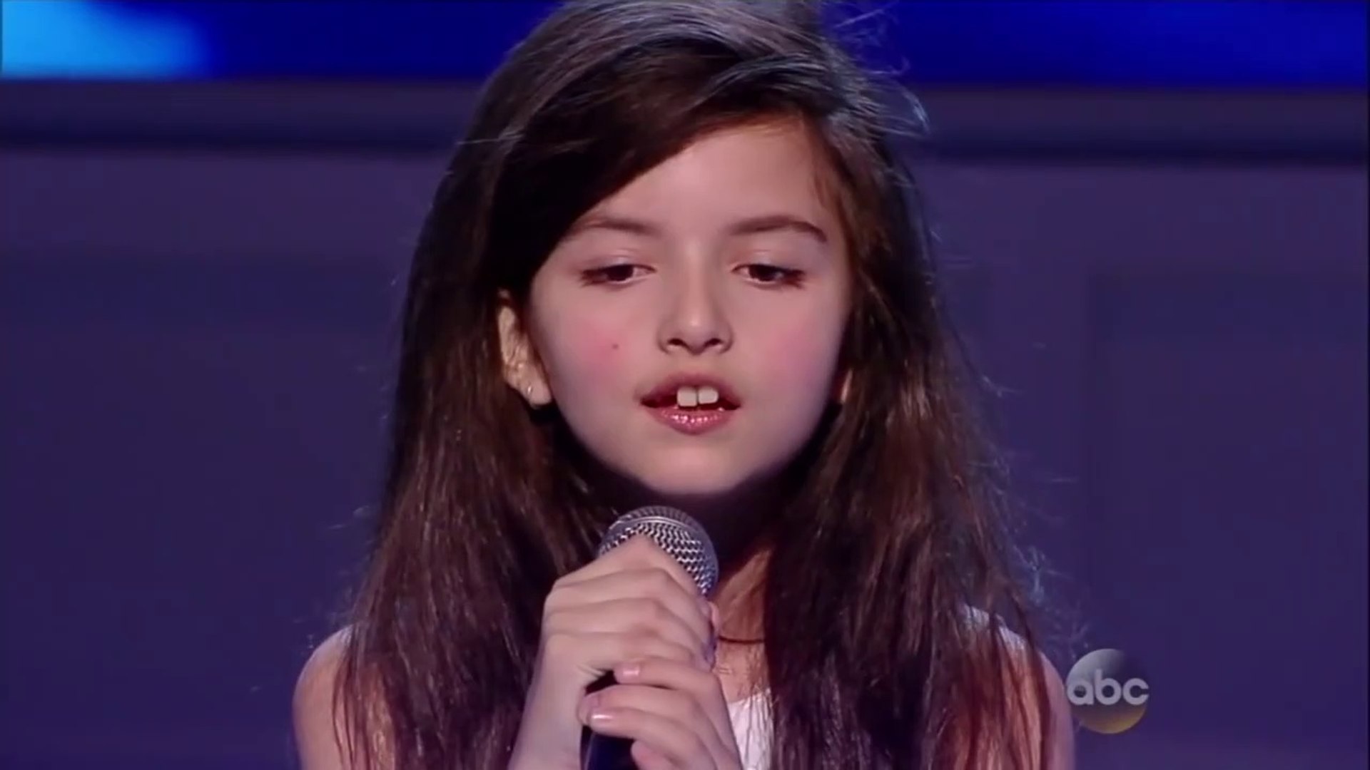 Angelina Jordan (Age 8) - Fly Me To - Dailymotion