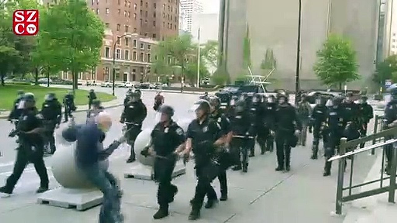 Sokak ortasında polis şiddeti