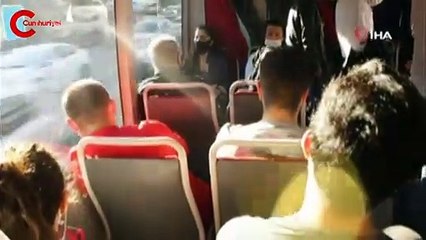 Metrobüs ve duraklarda sosyal mesafe hiçe sayıldı