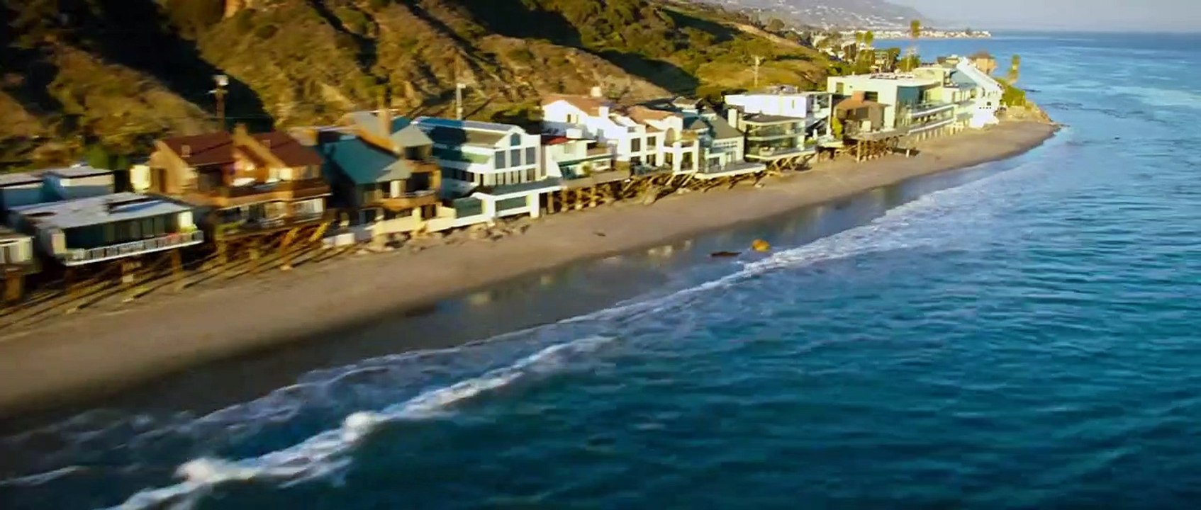 NOUVEAU TRAILER DU BIOPIC DE TUPAC !Rdv le 16 juin 2017 !Pour lire l'article :http://negronews.fr/2016/11/30/cinema-biopic-de-tupac-enfin-une-date-de-sortie-officielle-video/