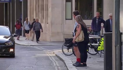 Reino Unido prohíbe las relaciones sexuales entre personas que no convivan
