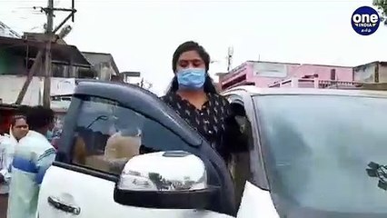 தந்தைக்கு காரோட்டியாக மாறிய மகள்... கும்மிடிப்பூண்டி எம்.எல்.ஏ. மகளின் அசாத்திய துணிச்சல்