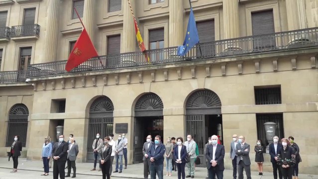 Las instituciones navarras guardan un minuto de silencio en el final del luto oficial