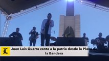 Juan Luis Guerra canta a la patria desde la Plaza de la Bandera