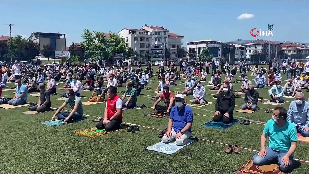Cuma Namazı Nurettin Zafer stadında kılındı