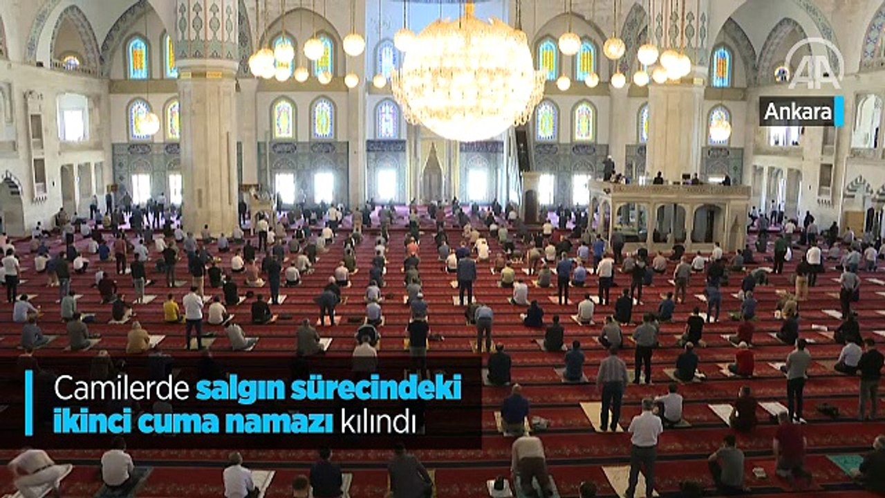 Camilerde salgın sürecindeki ikinci cuma namazı kılındı