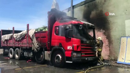 Karpuz yüklü tır alev alev yandı