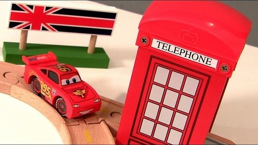 lightning mcqueen figure 8 track