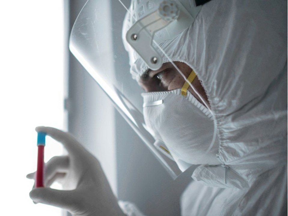 Corona: Britischer Ex-Geheimdienstchef hält an Labor-Theorie fest