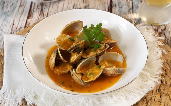 Almejas a la marinera: Receta tradicional de Galicia al estilo de Chicote