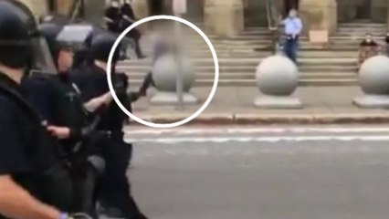 美 버펄로 경찰 75세 노인 밀어...머리 땅에 부딪혀 중태 / YTN