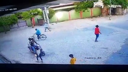 शातिर बदमाशों की करतूत सीसीटीवी कैमरे में हुयी कैद