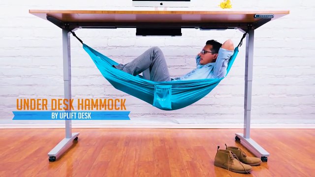 Voici un hamac parfait pour faire la sieste en toute tranquillité au bureau.
