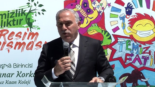 Fatih’te çocukların ödüllü resimleri belediyenin çöp kamyonlarını renklendirdi