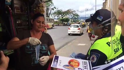 ext-policia-municipal-reparte-mascarillas-050620