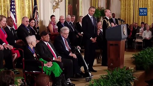 President Obama Awards Willie Mays The Presidential Medal Of Freedom