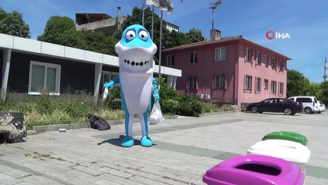 Deniz Kirliliğine Dikkat Çekmek İsteyen Balıktan Temsili Suç Duyurusu