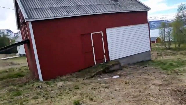 Deslizamento de terras na Noruega arrastou para o mar 8 casa