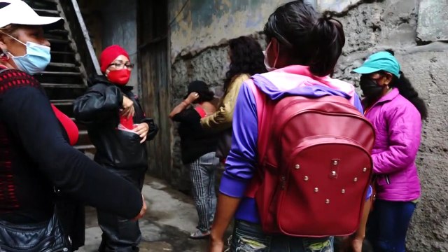 Trabajadoras sexuales peruanas organizan olla común para sobrevivir bajo pandemia