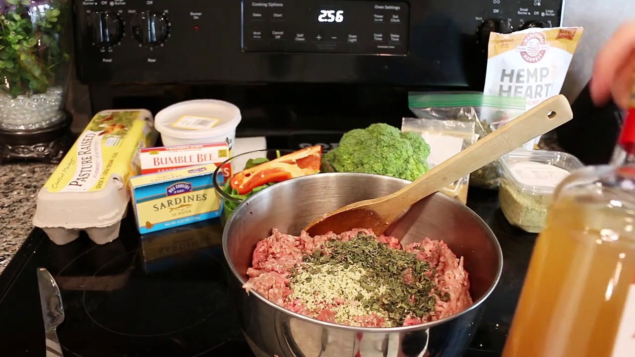 Why and How I Feed my Dog a Raw Food Diet!